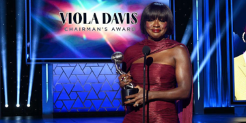 Viola Davis Delivers a Powerful Message While Winning NAACP Chairman’s Award